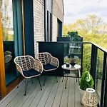 شقة Baltic Riviera - Garden Sanctuary Retreat غدانسك