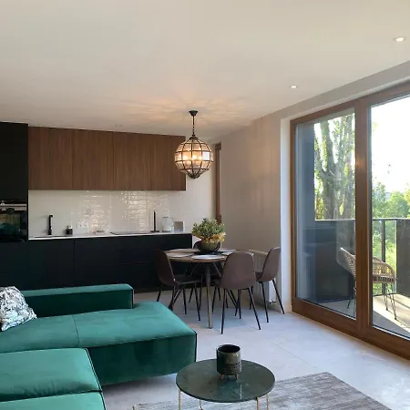 Baltic Riviera - Garden Sanctuary Retreat Apartment Danzig